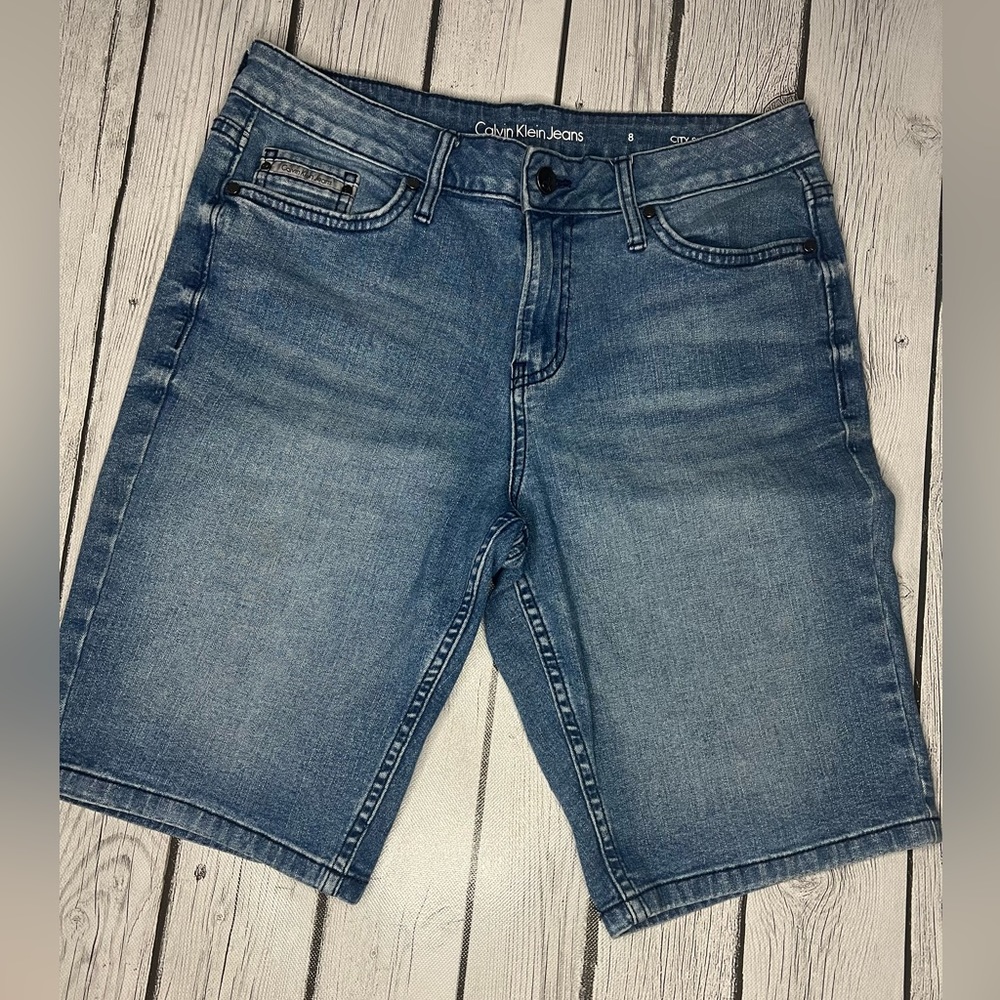 CALVIN KLEIN JEANS City Shorts.